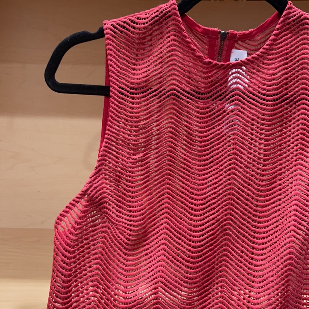 Textured top - Picture 2 of 6